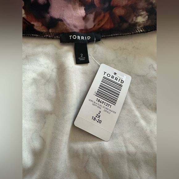 Floral A-Line Skirt - Multicolor with Pockets - Picture 2 of 3